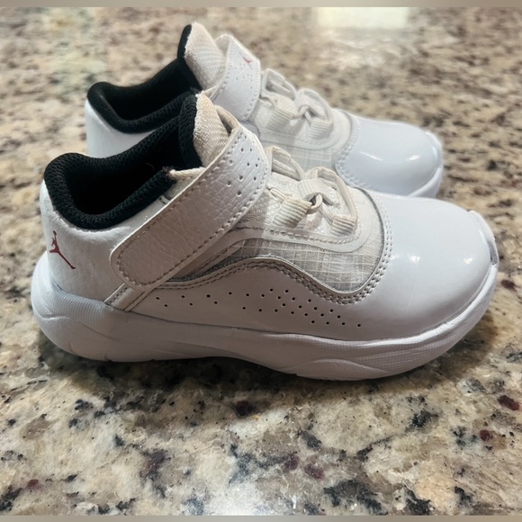 Jordan Toddler Air Jordan 11 CMFT Low Basketball Shoes - size 8C - Picture 3 of 6
